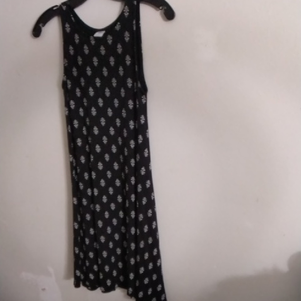 Old Navy Black and White Patterned Top